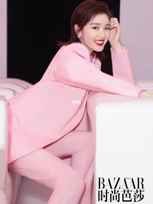 毛晓彤|玫瑰粉羊毛西服套装穿搭