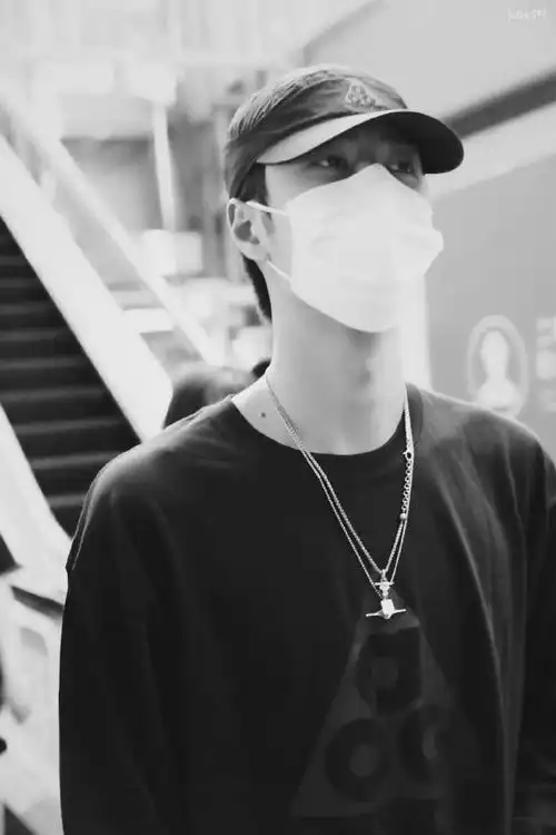 向全世界安利王一博##王一博酷盖