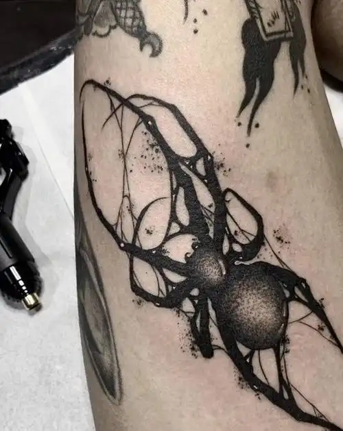暗黑系 蜘蛛纹身图片_腿部纹身图案