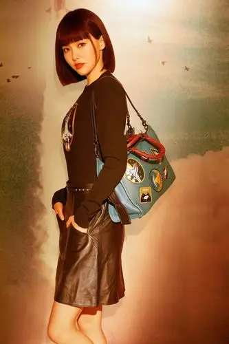 当红花旦唐嫣代言coach发布全新space太空限量版系列35加元起特卖