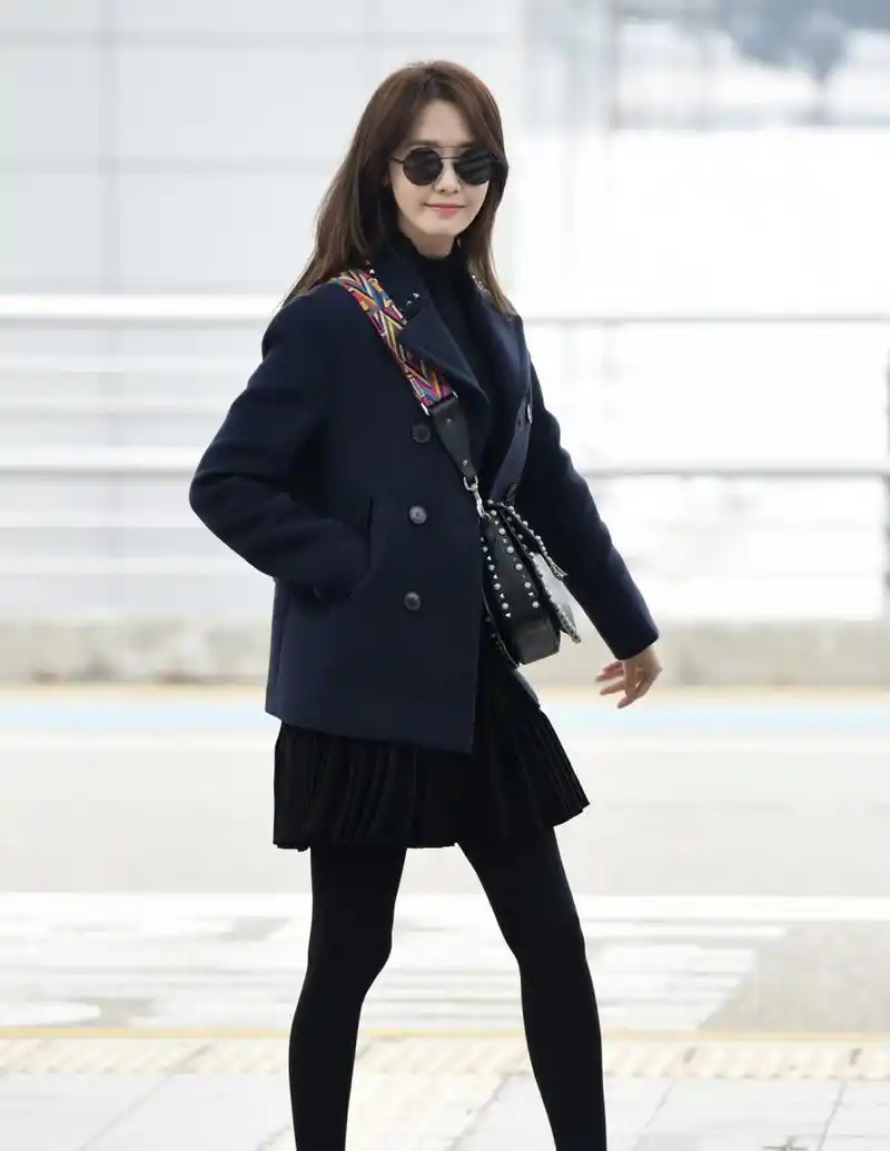 林允儿最新状态,不愧是腿精,身材保持太好了