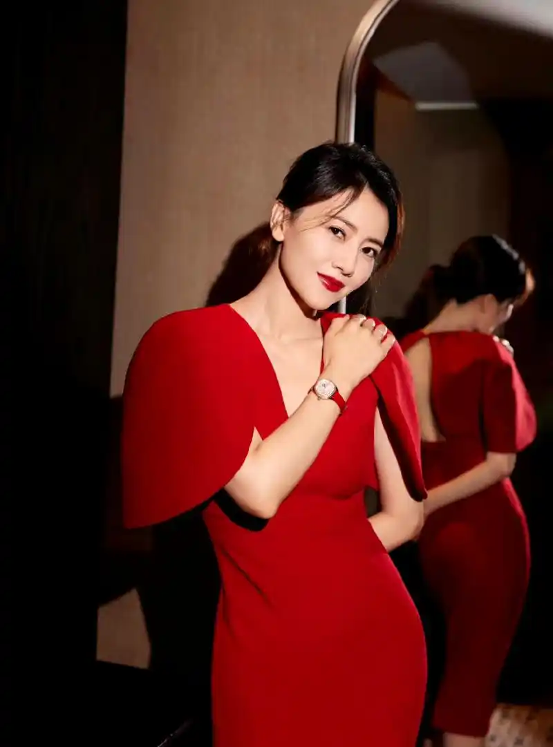 高圆圆好适合大红色