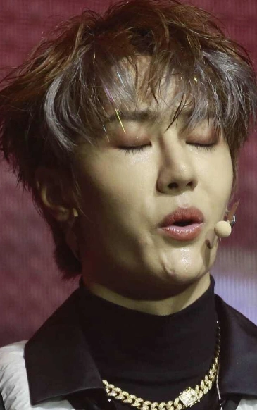 王一博最想删除的黑照皮肤暗沉表情失控粉丝再不想叫男神