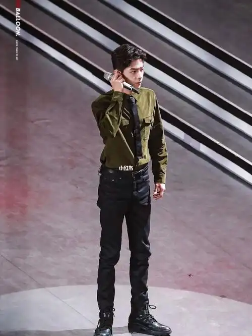 这福利,这大长腿,啊啊啊啊肖战这身材比例也太优越了#肖战  #日常见肖