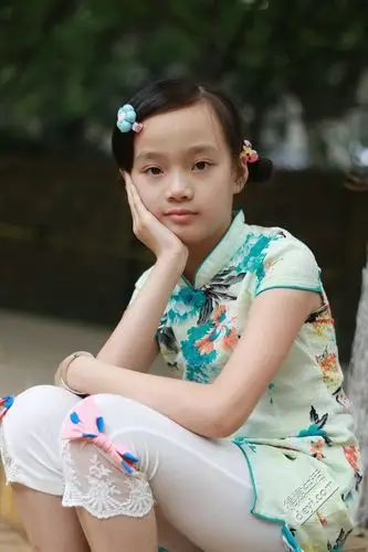 小女孩的旗袍秀