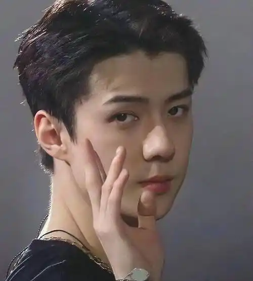 吴世勋一胖毁所有,原因令人敬佩,小李子也是为角色增肥变邋遢_变化