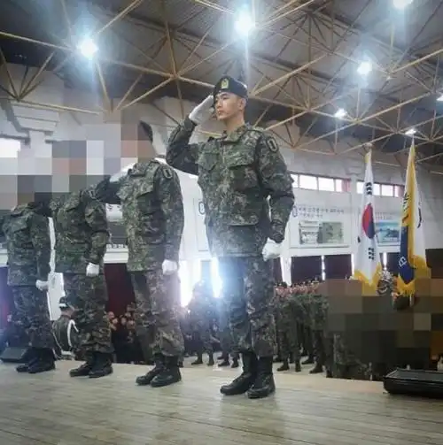 金秀贤剧里是海军陆战队,本人服役军种也超危险,却依旧晋升兵长