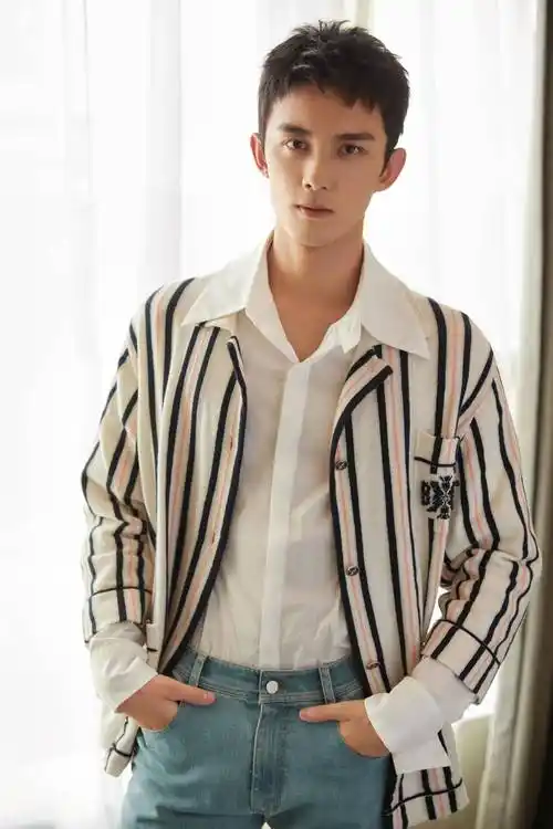 青年演员【吴磊】的经纪人 | 主演 电影《不虚此行》_一角_电视剧