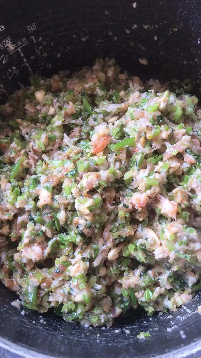 虾仁,香菇,药芹肉馅的三鲜馄饨终于弄好,#健康美食自己做 # - 抖音