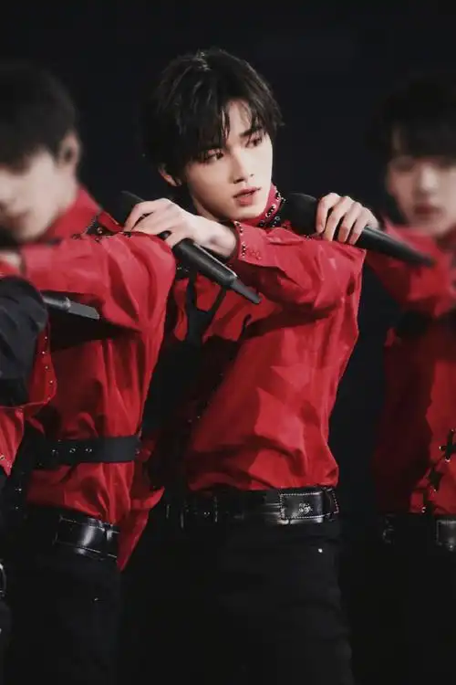 宋亚轩超话78#宋亚轩 心动无限#201220星光大赏在所有的怦然心动里