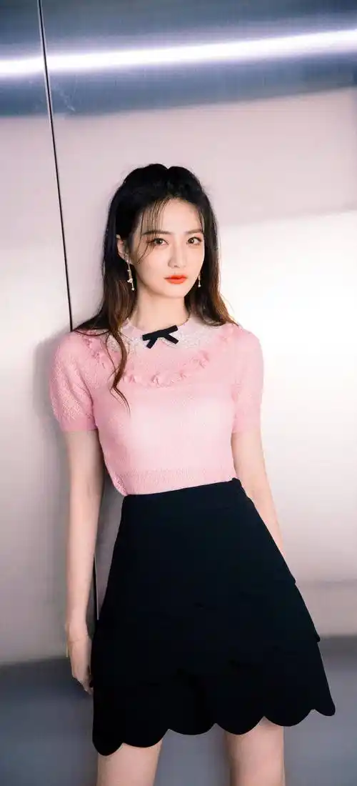 徐璐:年轻靓丽,时尚迷人的代言人!_人们_魅力_表演