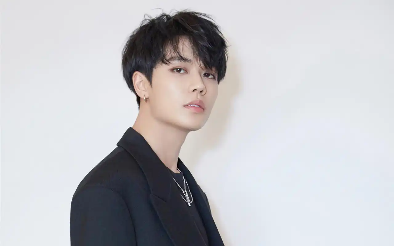 林彦俊迷人帅气写真图片桌面壁纸