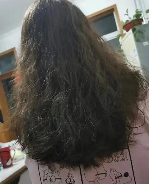 头发烫焦又舍不得剪,有什么办法可以恢复或者补救一下?