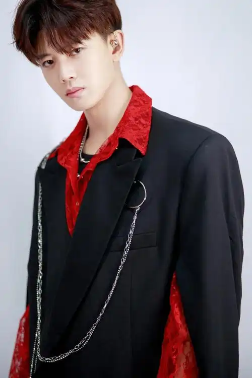 任嘉伦帅气时尚写真1280x960分辨率查看