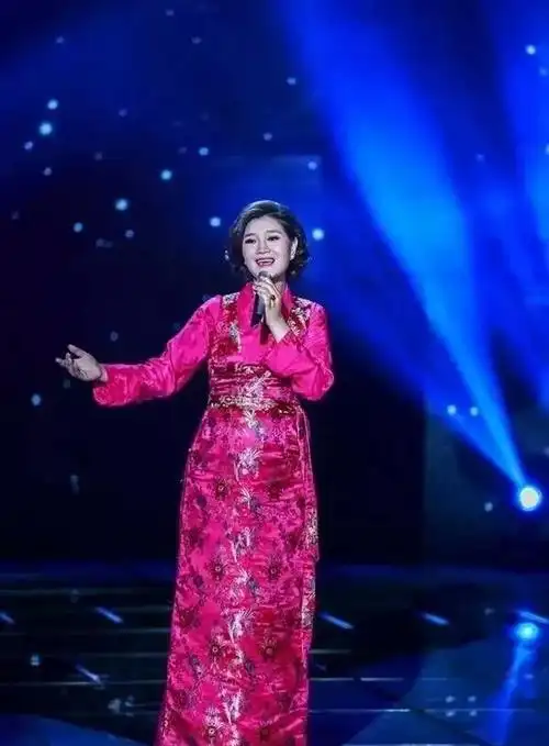 降央卓玛是怎么和她老公从相识到相恋的?