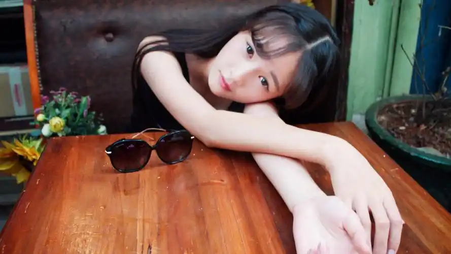 清新可爱的美少女壁纸-美女壁纸-高清美女图片-第6图-娟娟壁纸