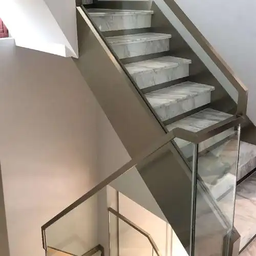 楼梯玻璃护栏不锈钢铝合金卡槽b扶手平台免代接连接配件现焊简约