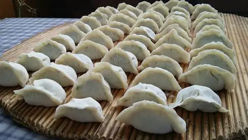 家有挑食小妞做的胡萝卜三鲜饺子