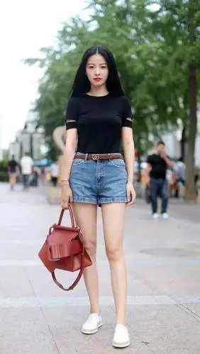 敢拍全身照的女孩都是自信的