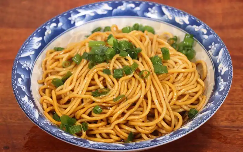 葱油拌面,面不粘连的诀窍,完美的酱汁配比,很多人一开始就错了