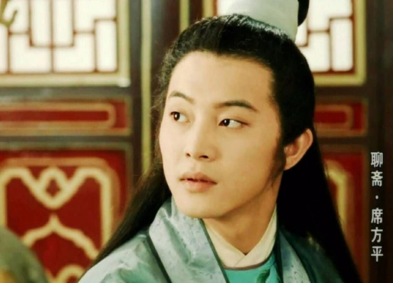 沙溢现在被很多网友说是油腻大叔,其实沙溢年轻的时候也是一个帅气