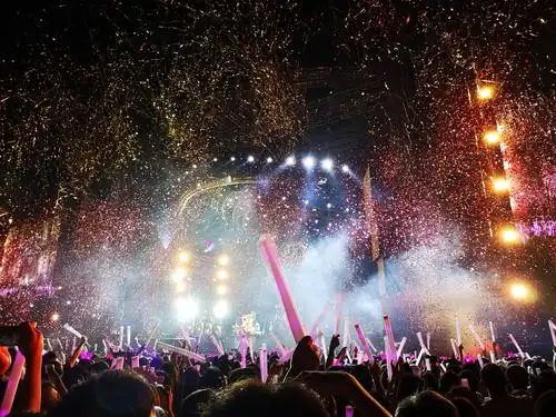 周杰伦成都演唱会现场图