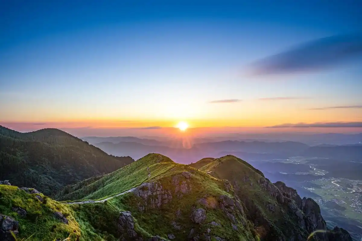 武功山极致风光后续.至上一期作品,很多人对户外徒步感兴趣,我 - 抖音