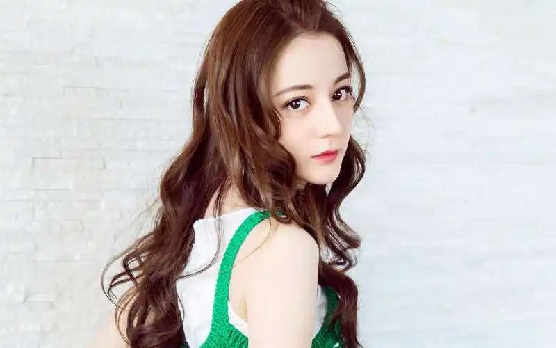 迪丽热巴性感甜美写真桌面壁纸,大陆明星,性感美女,唯美,高清,清新