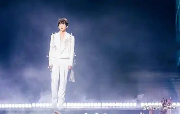 近日,王源官宣了他的个人巡回演唱会——"客厅狂欢"广州场