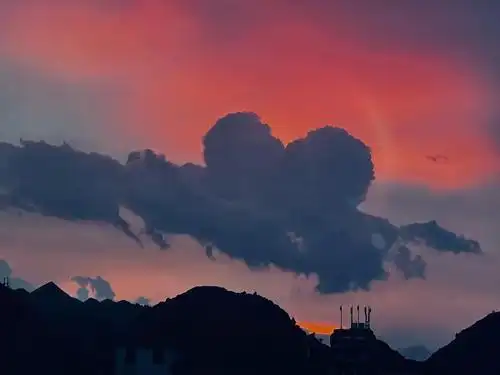 分享给大家像爱心的云