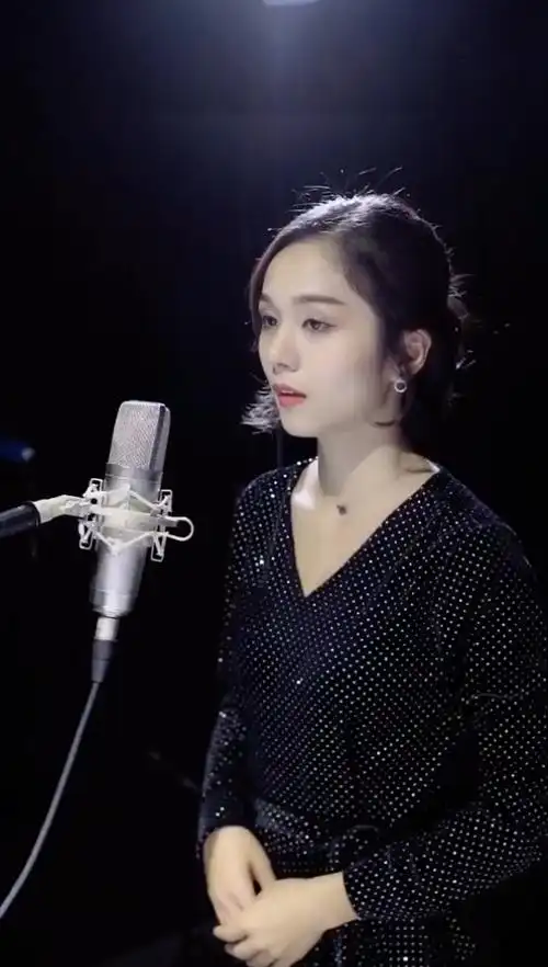 活动作品一曲经典魔鬼中的天使气质女神清新翻唱