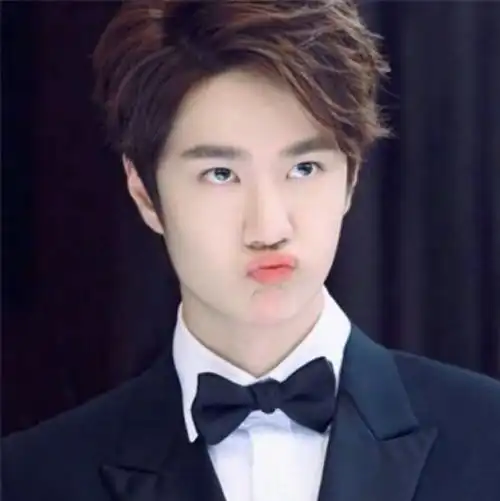 男孩子嘟嘴就是要被我亲亲#王一博