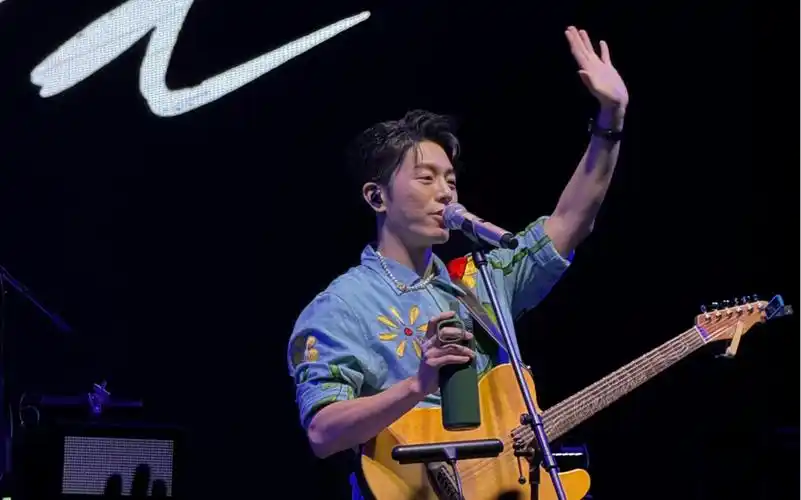 2024韦礼安《一直都在音乐会》广州场,《慢慢等》直拍版.