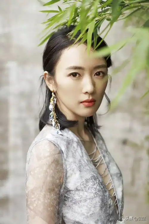 童谣个人个人资料(美图分享|"85后气质女生"童瑶,身材凹凸有致,气质