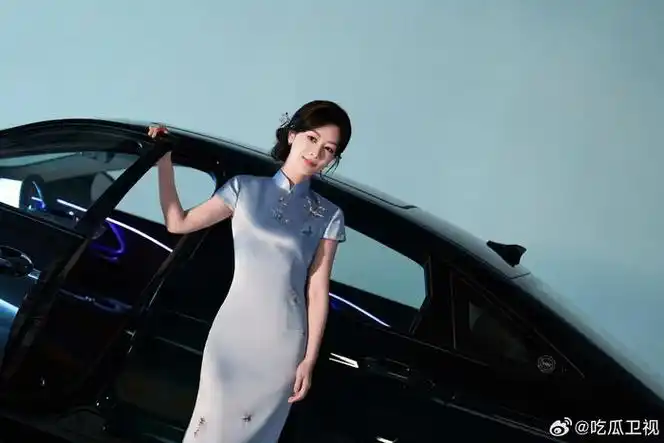 哇哦,今天被杨紫惊艳到了,青衣旗袍77中式发型,真的美惨了