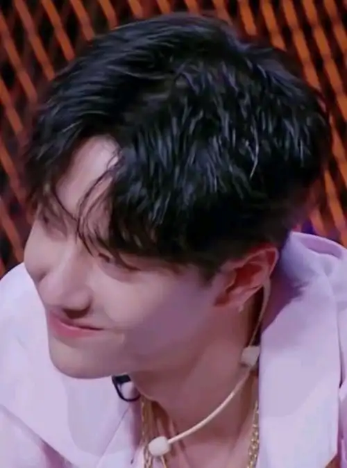 王一博的魅力:笑容的魔力时刻