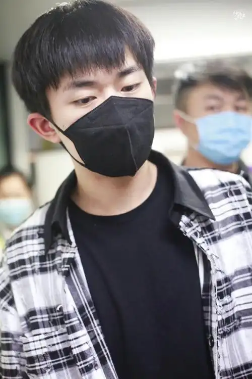 易烊千玺超话  2021 /0526 /210526  北京飞深圳  我非常喜欢的一次