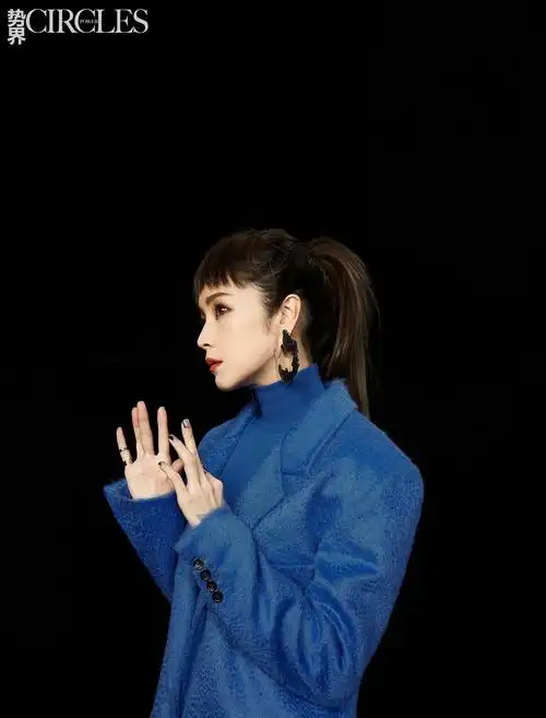 简介:侯佩岑优雅时尚写真图片,分享一组侯佩岑图片给大家,图中的明星