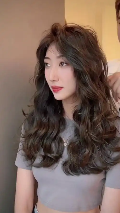 21秋冬季节卷发来袭优雅的气质蓬松的大卷