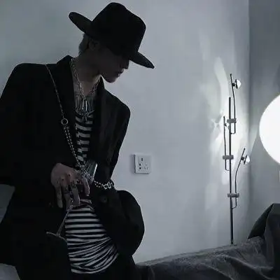 qq头像男生霸气超拽酷一个拽字贯穿人生