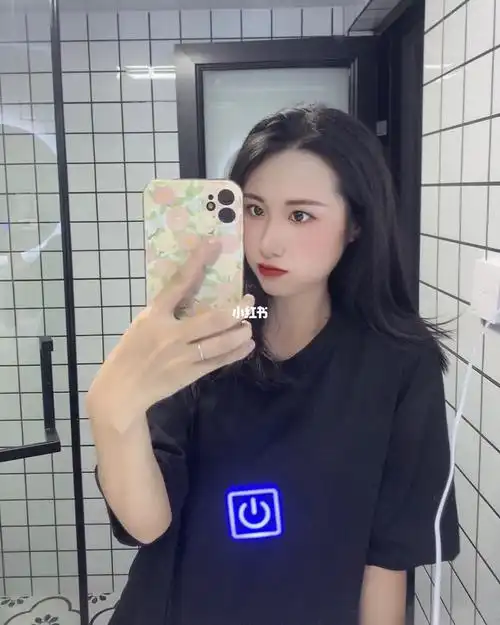 家里卫生间的镜子拍照真的绝绝子了