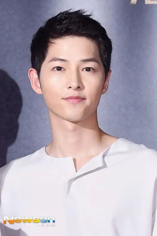 宋仲基有望出演电影《胜利号》,与《狼少年》导演赵成熙再续前缘