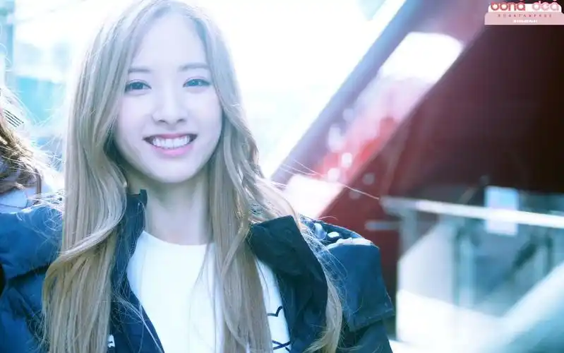 宇宙少女团综苞娜个人cut