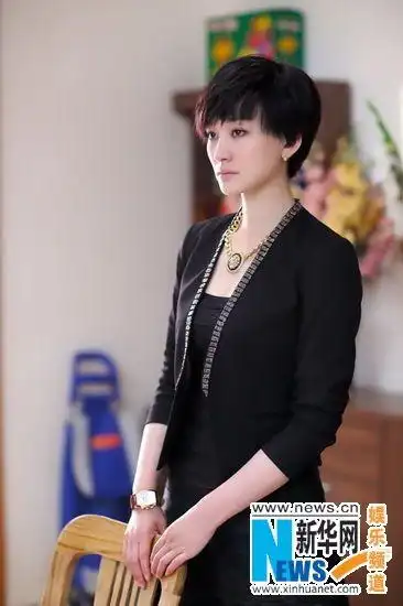 大丈夫剧照曝光李小冉时尚造型被赞犀利