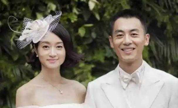回顾朱亚文:大学毕业因事业和初恋分手,29岁娶沈佳妮至今零绯闻