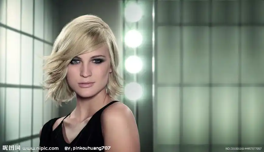 jpg颜色:cmyk5共享分举报收藏立即下载×关 键 词:威娜 流行 发型