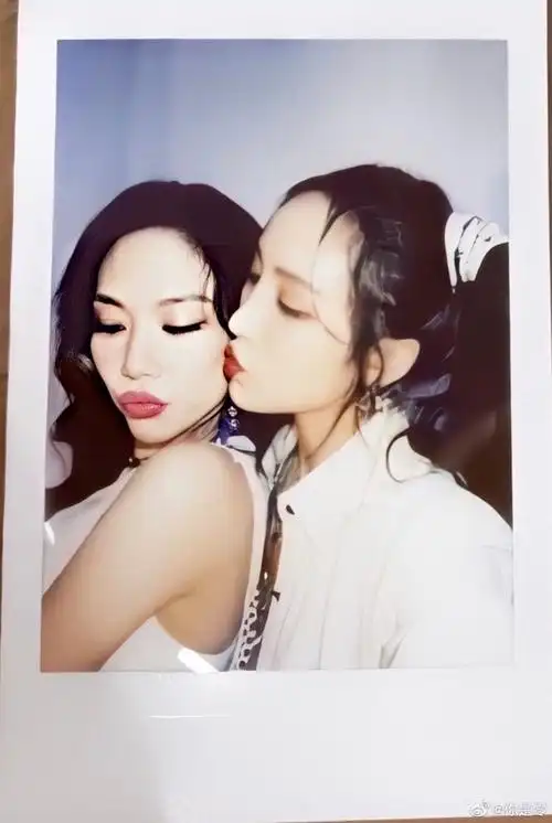 孟佳 王霏霏 删除 赞 (16)回应 来自 豆瓣app