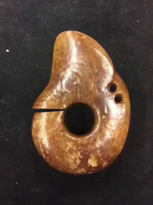 一件红山文化玉猪龙:拍出1600万!