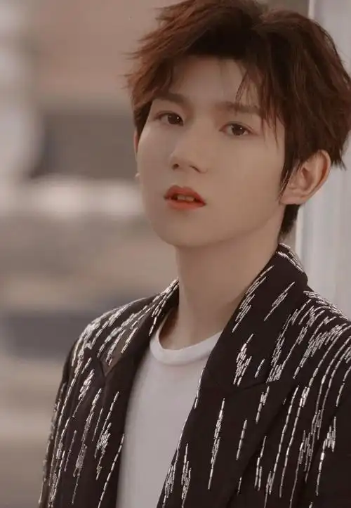 吴磊:我卸妆了,邢昭林:我也卸妆了,王源:让开看我的_腾讯新闻