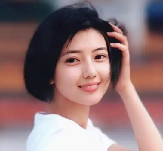 高圆圆当年颜值有多高看了旧照之后竟比现在还要清纯美艳